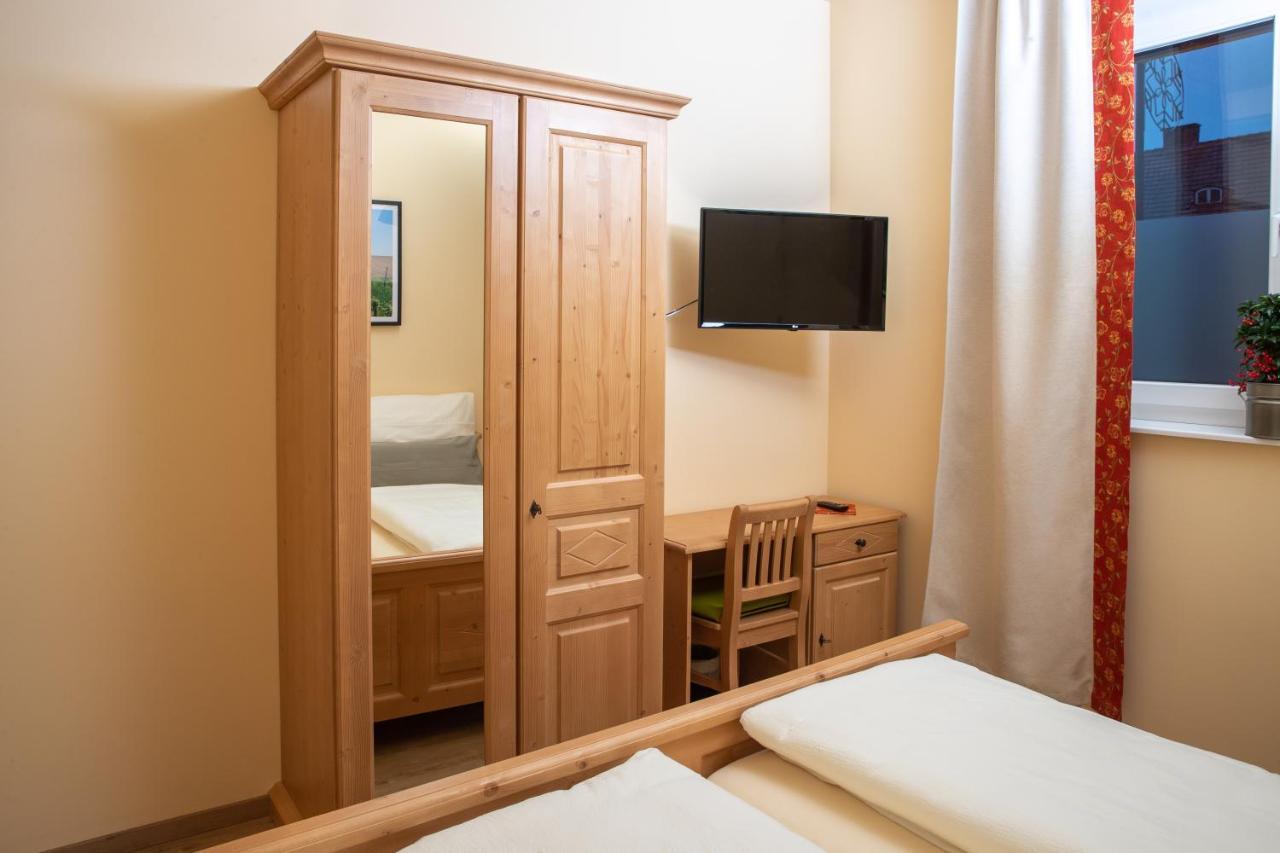 Landhaus Storch - Pension Гензерндорф Екстер'єр фото
